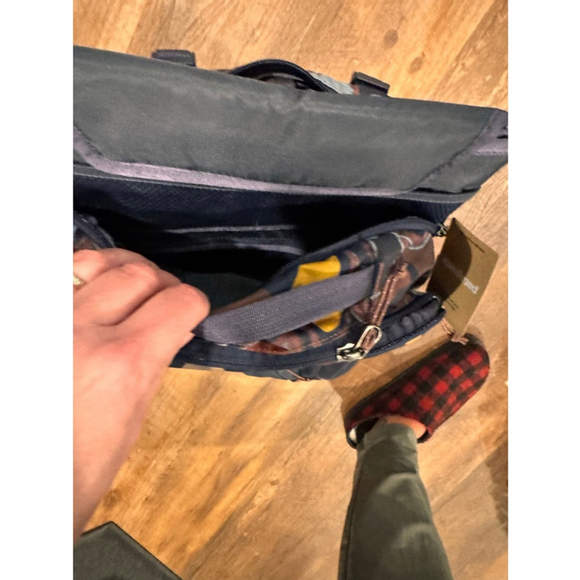 Patagonia Refugio Day Pack 30L One Size Brown Blue Backpack - Picture 7 of 8